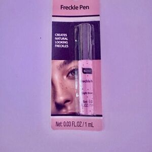 Boohoo Brown Concealer Makeup Essential